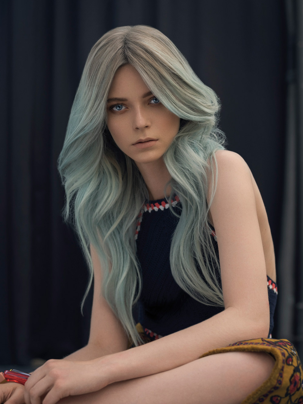 collezione-taglio-moda-capelli-lunghi-blu-effetti-colore